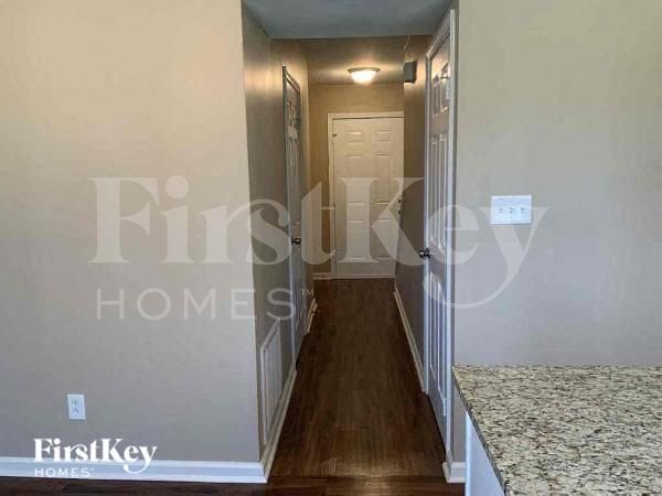 Primary Photo - 226 Regency Dr