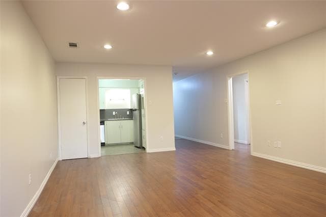 Building Photo - 6914 Walling Ln