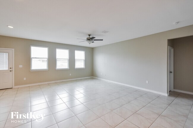 Foto del edificio - 10339 Rosalina Lp