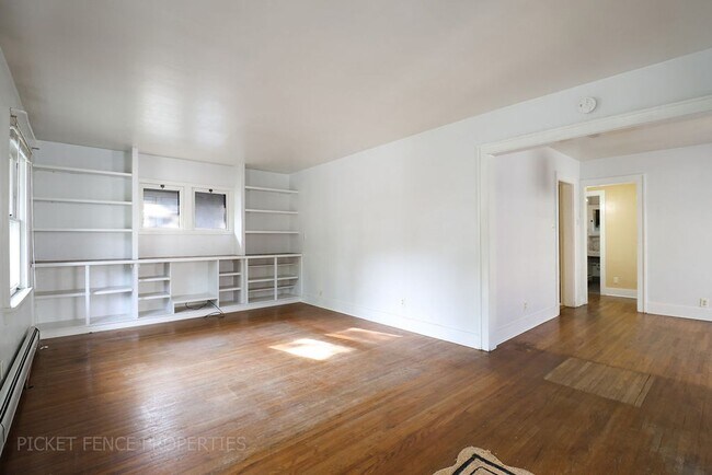 Building Photo - Beautiful Historic Two Bedroom Home