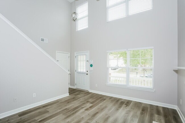 Foto del edificio - 1439 Matthew Allen Cir