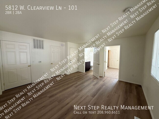 Foto del edificio - 5812 W Clearview Ln