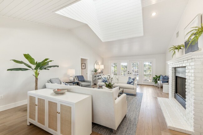 Foto del edificio - 161 1st St E