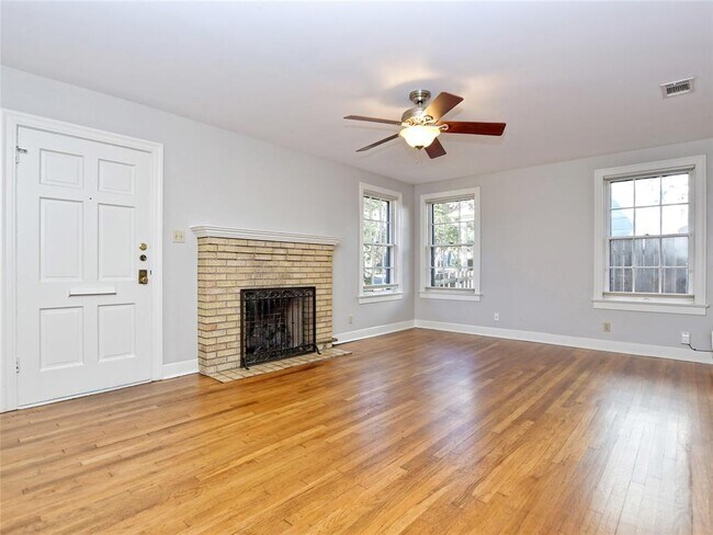 Building Photo - 3103 Glenview Ave
