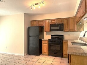 Building Photo - 3307 Golden Willow Dr
