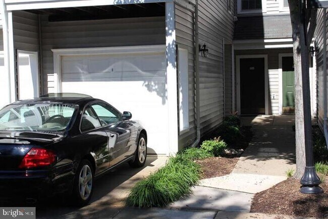 Foto del edificio - 12858 Fair Briar Ln