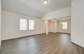 Building Photo - 8414 Beacon Bay Cir