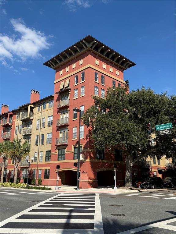 Foto principal - 911 N Orange Ave