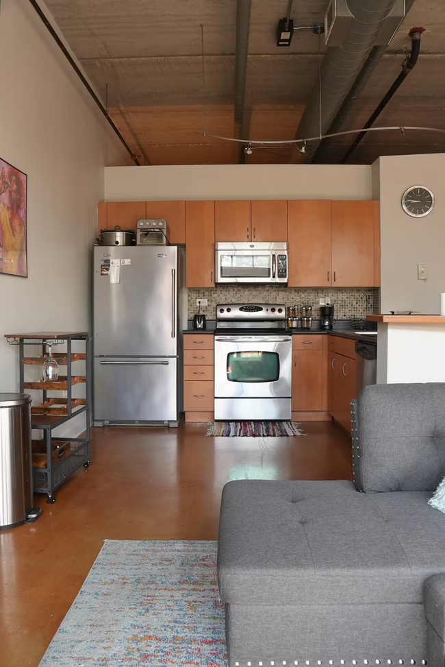 Kitchen - 626 N Graham St