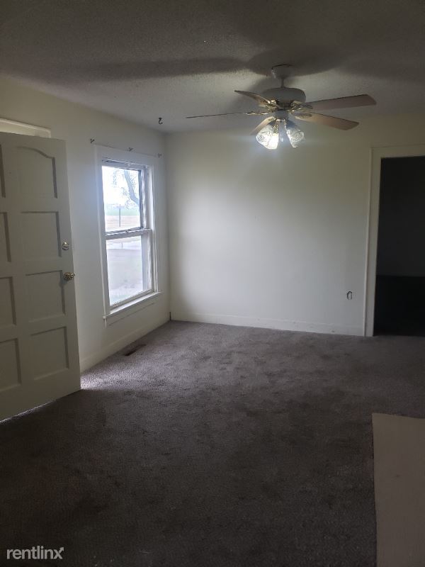 Building Photo - 3 br, 1 bath House - 3751 N. HOOVER