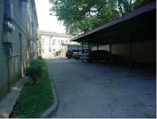 Building Photo - 401 Mountain Valley St