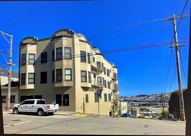 Building Photo - 1 bedroom in San Francisco CA 94131