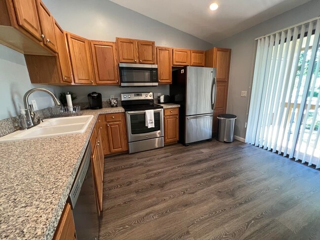 Building Photo - 12950 Dartford Trail