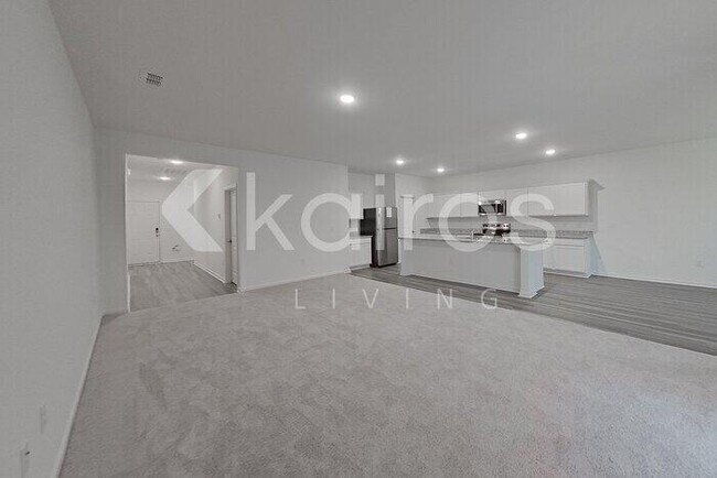 Foto del edificio - 631 Castillo Dr