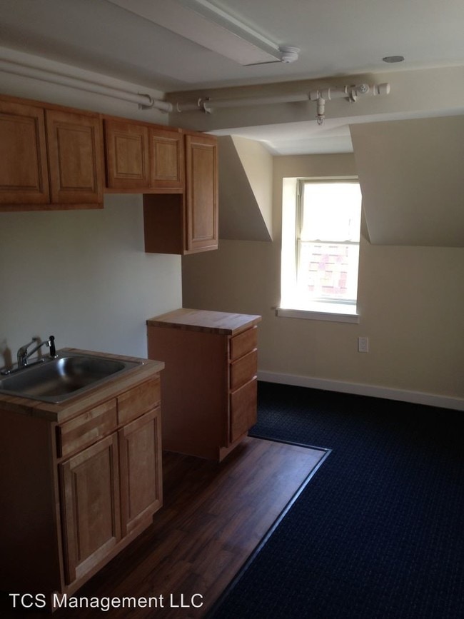 Building Photo - 4032 Spruce St