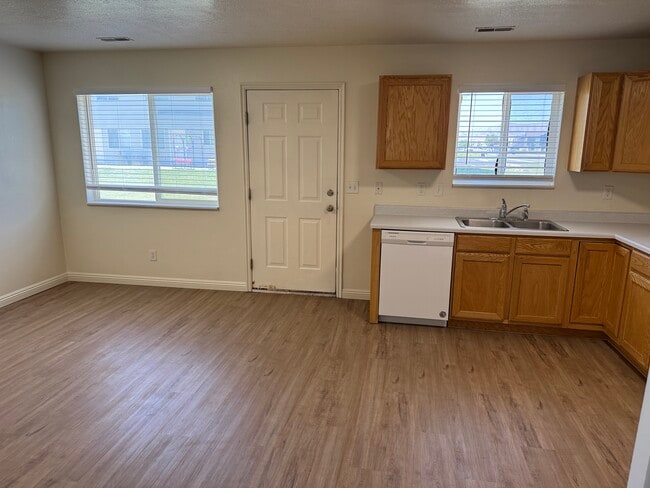 Building Photo - 2455 W 450 N