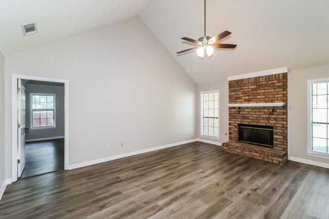 Building Photo - 3926 Pecan Trace Cove