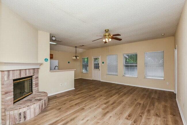 Foto del edificio - 6366 Twilight Cir