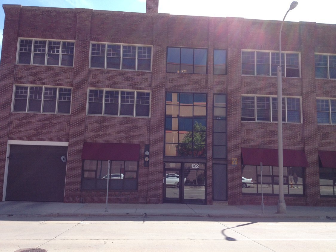 Primary Photo - 132 S Dakota Ave