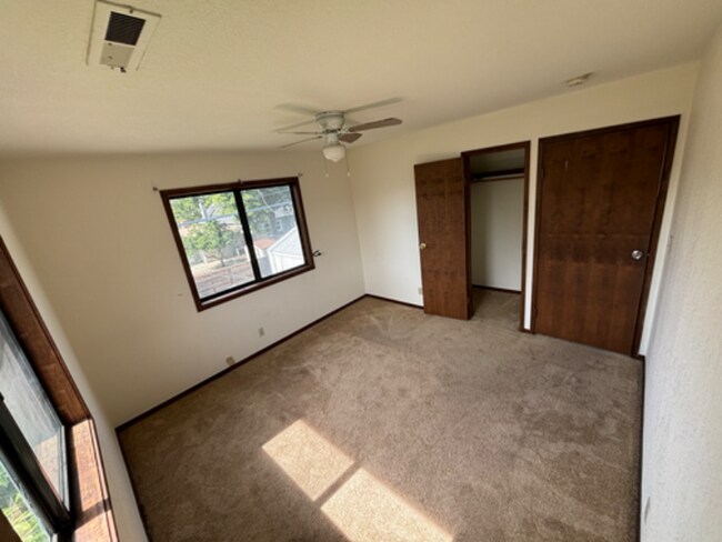 Building Photo - 1170 W Elm St