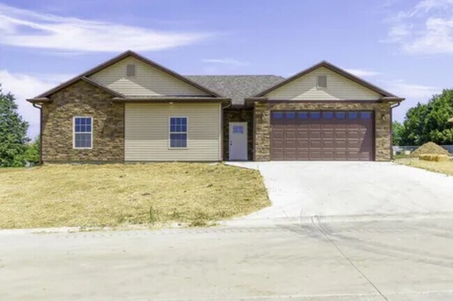 Building Photo - 1808 Sierra