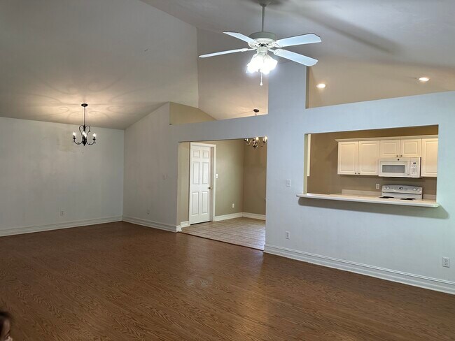 Building Photo - 2382 Heathrow Dr