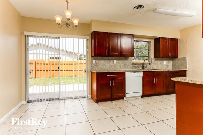 Foto del edificio - 601 SW 14th Ct