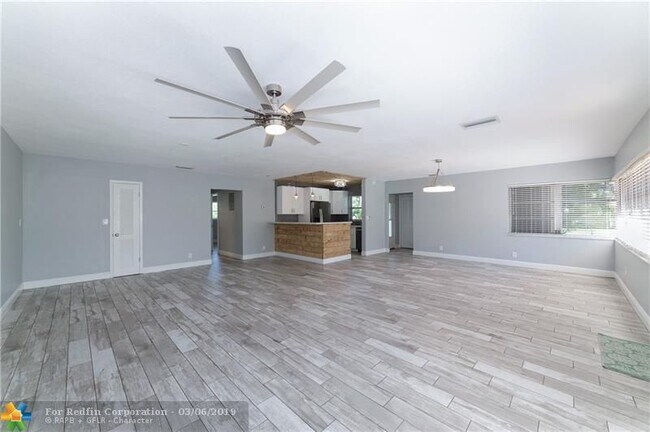 Foto del edificio - 2026 NE 33rd St