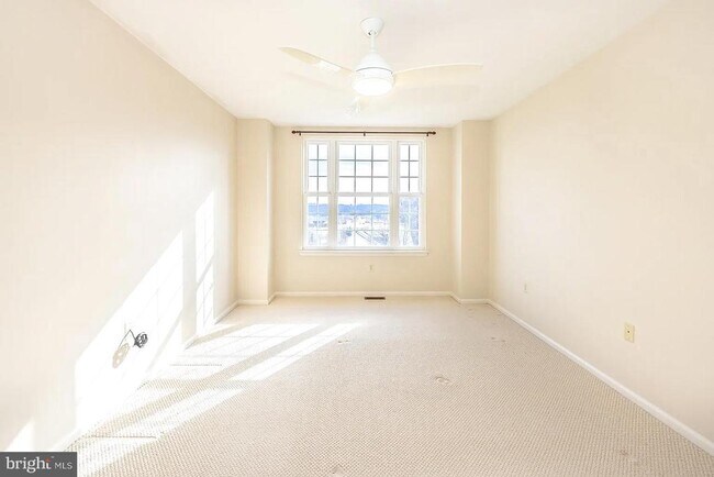 Building Photo - 171 Madison Way