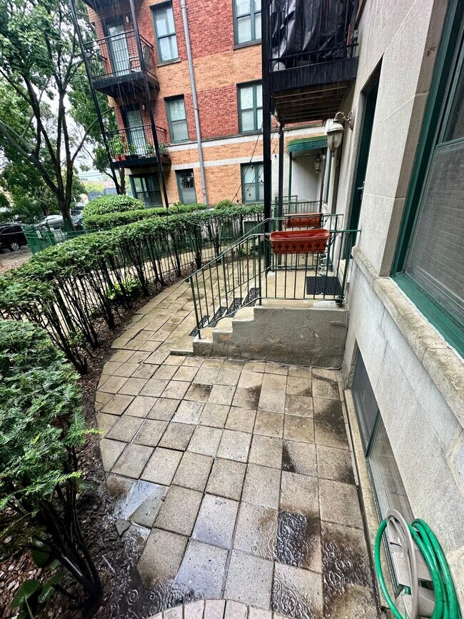 Foto del edificio - 2555 W Catalpa Ave