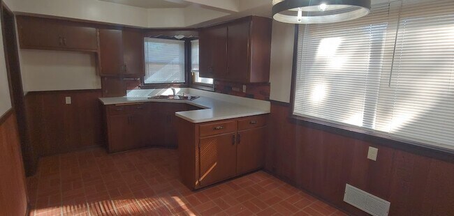 Foto del edificio - 8207 W Lynmar Terrace
