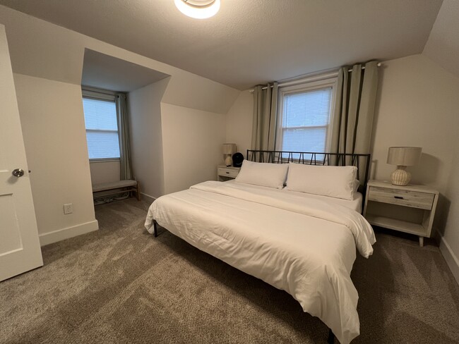 Foto del edificio - 316 Ashlawn Dr