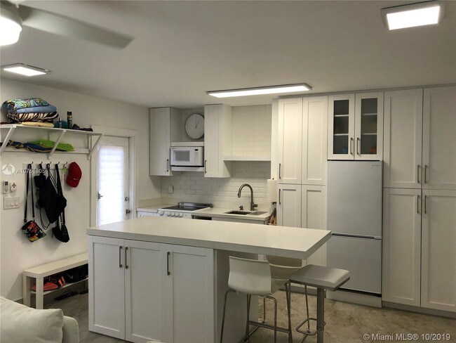 Foto del edificio - 7434 Harding Ave