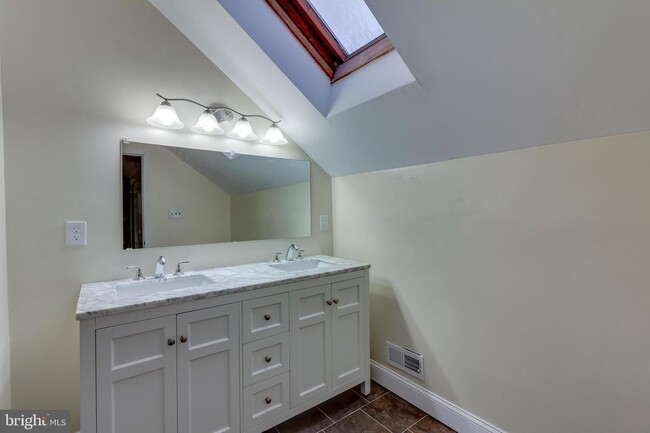 Building Photo - 456 Pricketts Mill Rd