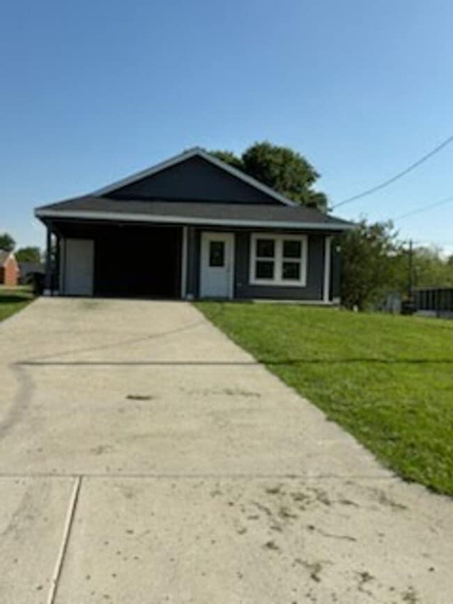 Building Photo - 107 E Miller St