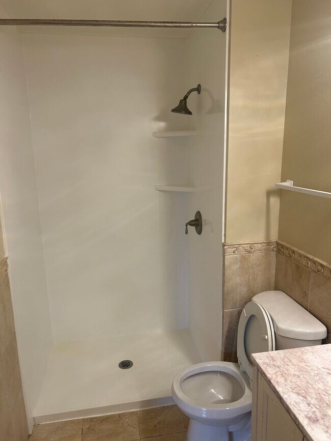 Foto del edificio - 956 N Sandalwood Ave