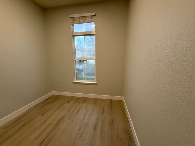 Foto del edificio - 1207 Berry Creek Rd - West Sacramento 95691