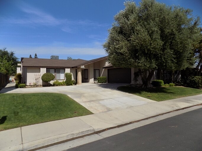 Primary Photo - 3108 La Costa St
