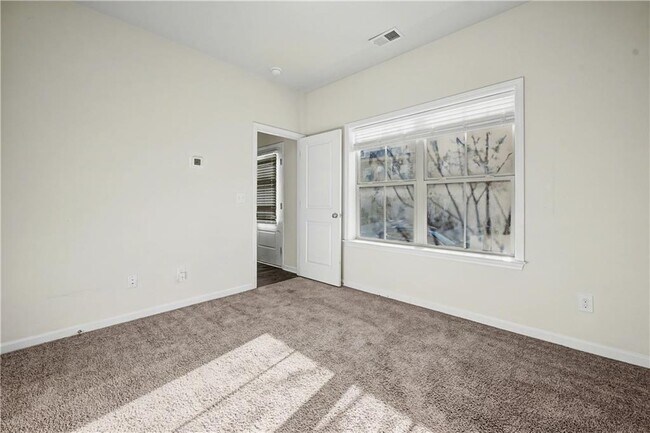 Foto del edificio - 3668 Hidden Valley Cir