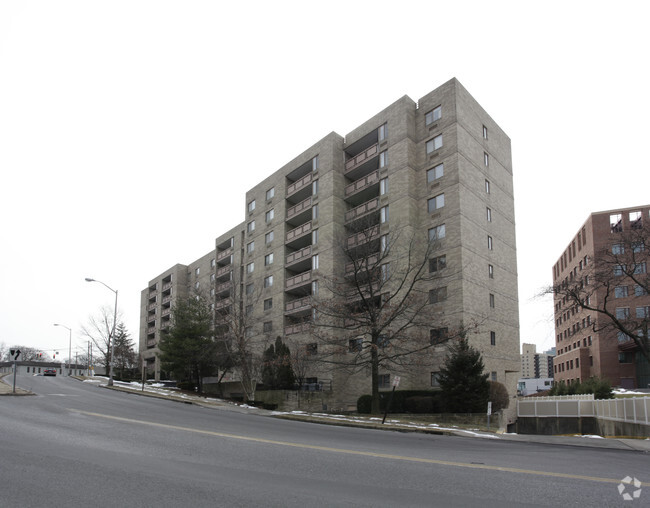 Building Photo - Buckingham Condominiums