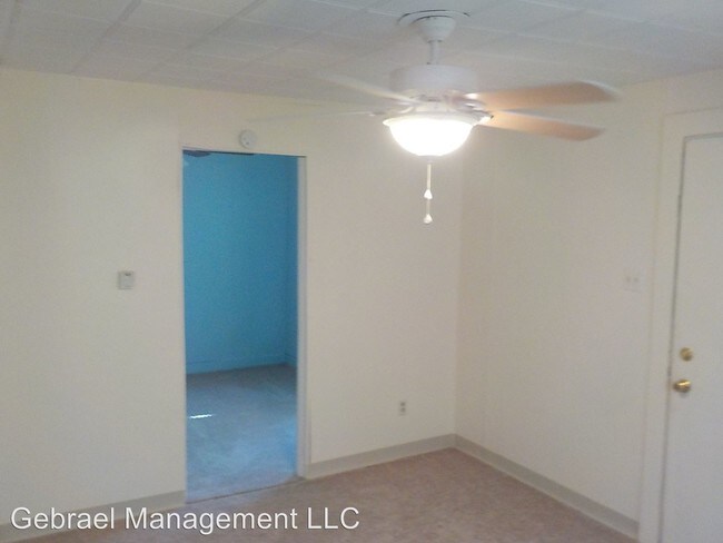 Building Photo - 1402 Mann Ave