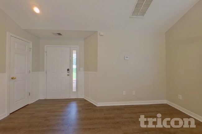 Building Photo - 312 Reisling Dr