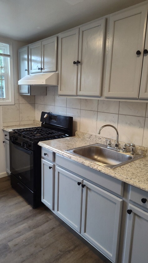 Primary Photo - 255 E Tusculum St