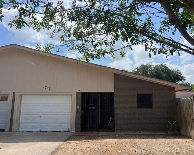 Building Photo - 1703 Iowa St