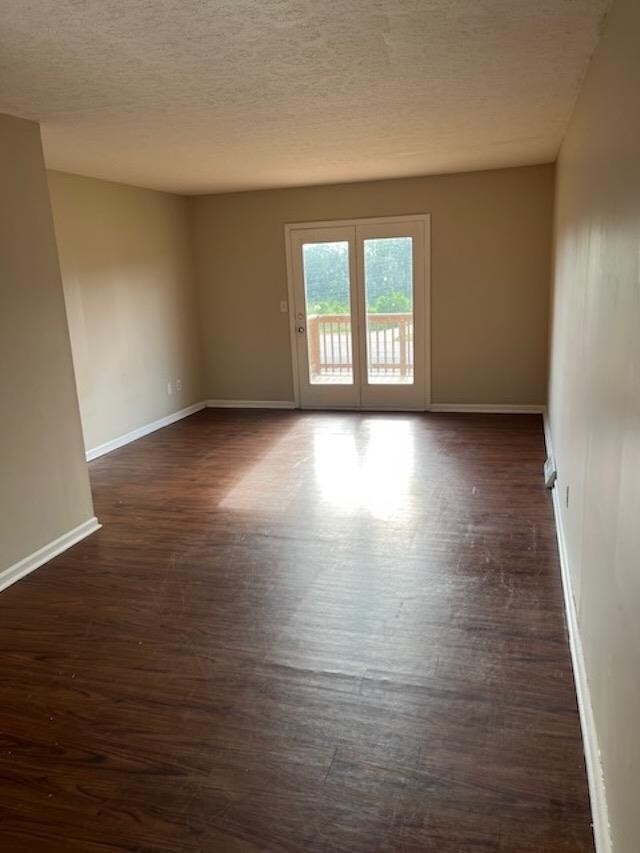 Foto del edificio - 1705 Cliff Ridge Ct