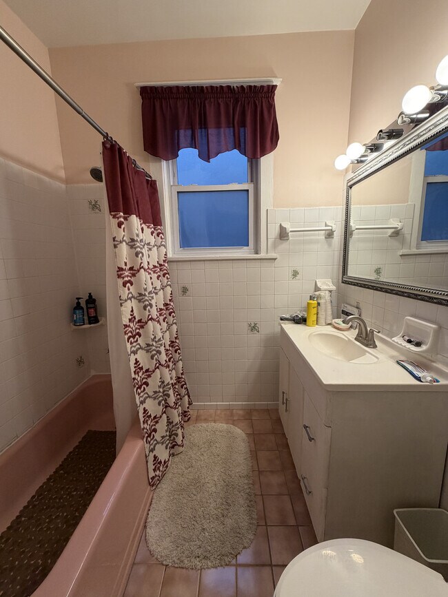 Foto del edificio - 2526 W Gunnison St