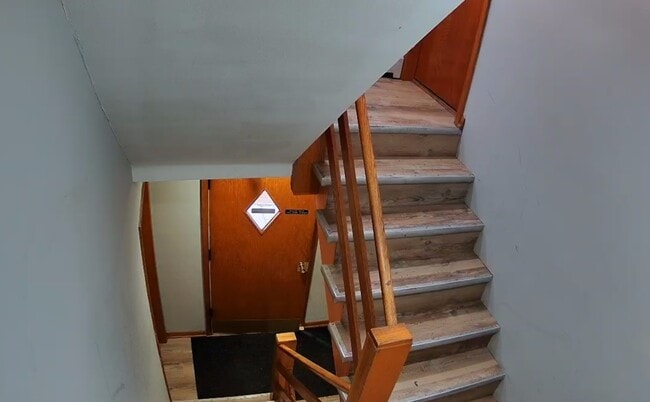 Building Photo - 8614 W Berwyn Ave