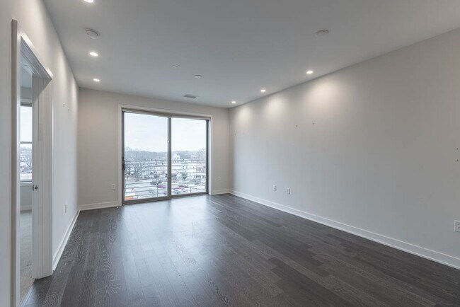 Foto del edificio - 1350 Maryland Ave NE