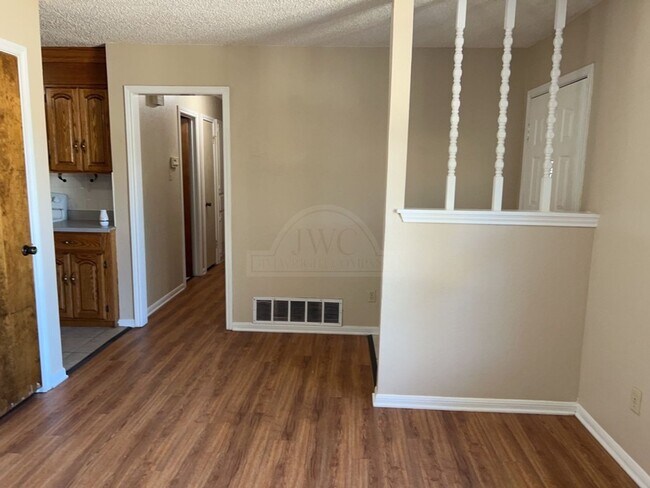 Building Photo - 3808 Peaks Dr