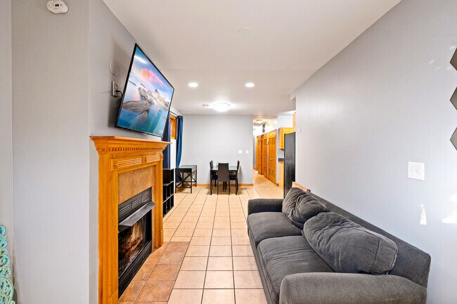Foto del edificio - 5848 S Prairie Ave